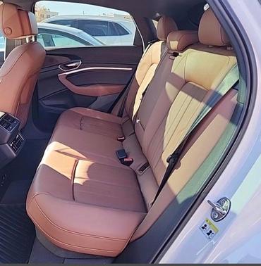 2024 Audi Q8 e-tron S line Premium