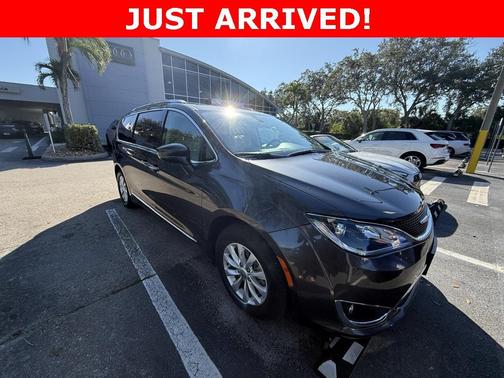 2019 Chrysler Pacifica Touring-L