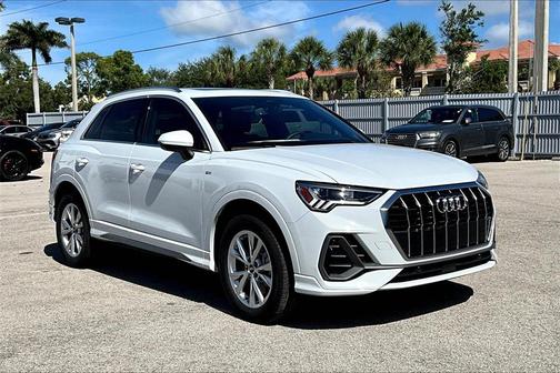 2025 Audi Q3 45 S line Premium