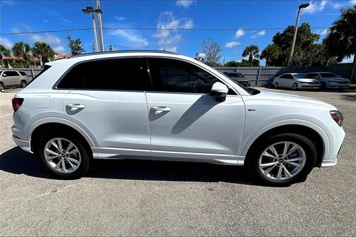 2025 Audi Q3 45 S line Premium