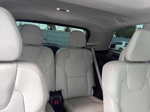 2022 Volvo XC90 T6 Inscription 6 Passenger