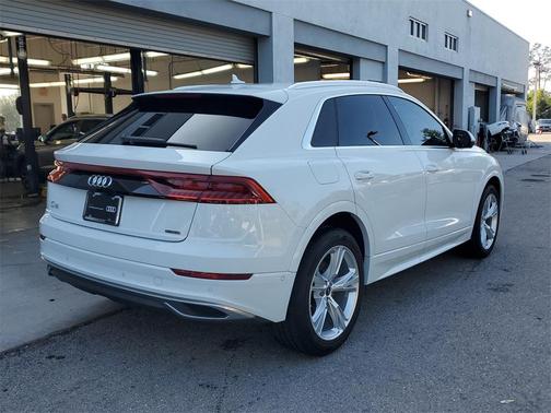 2023 Audi Q8 55 Premium Plus