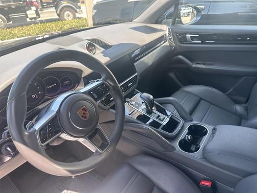 2020 Porsche Cayenne Base