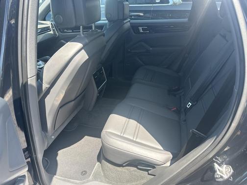 2020 Porsche Cayenne Base