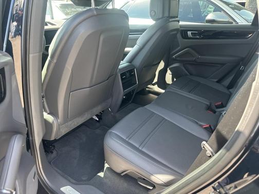 2020 Porsche Cayenne Base