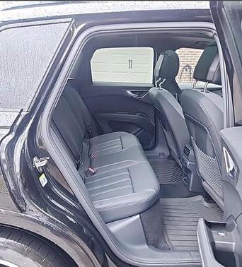 2024 Audi Q4 e-tron 55 quattro Premium