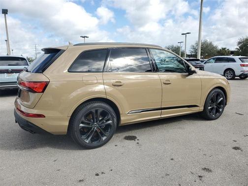 2025 Audi Q7 55 Premium