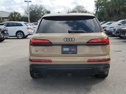 2025 Audi Q7 55 Premium