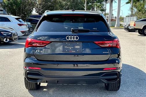 2023 Audi Q3 45 S line Premium