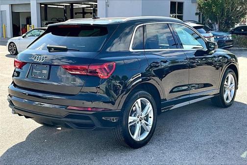 2023 Audi Q3 45 S line Premium
