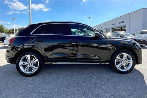 2023 Audi Q3 45 S line Premium