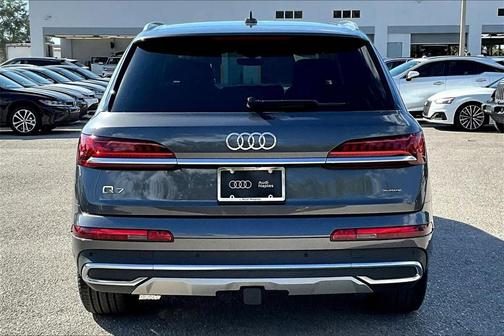 2023 Audi Q7 55 Premium Plus