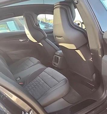 2023 Audi e-tron GT Premium Plus
