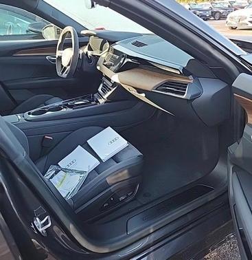 2023 Audi e-tron GT Premium Plus