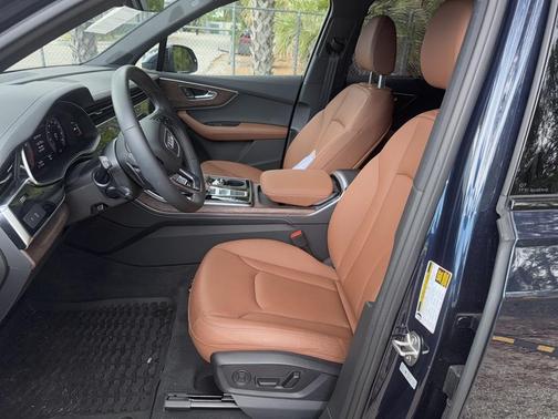2025 Audi Q7 55 Premium Plus