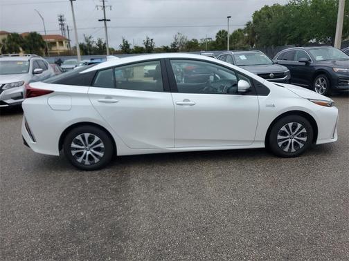 2022 Toyota Prius Prime LE