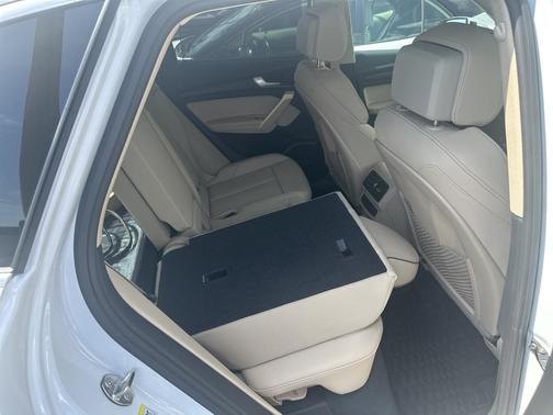 2025 Audi Q5 45 S line quattro Premium