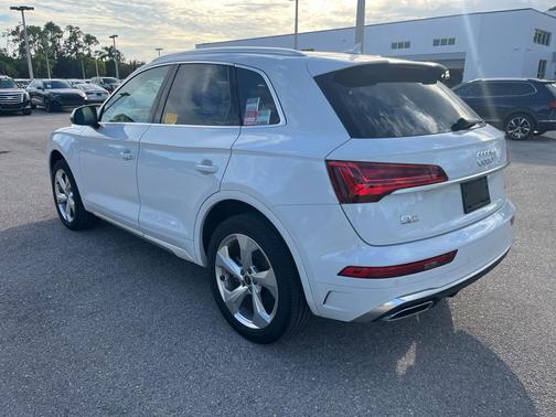 2022 Audi Q5 45 S line Premium Plus