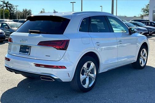 2022 Audi Q5 45 S line Premium Plus