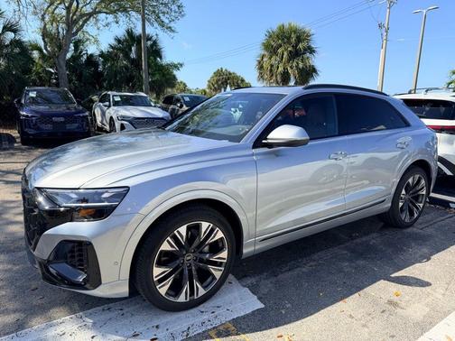 2025 Audi Q8 55 Premium
