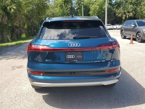 2019 Audi e-tron Prestige
