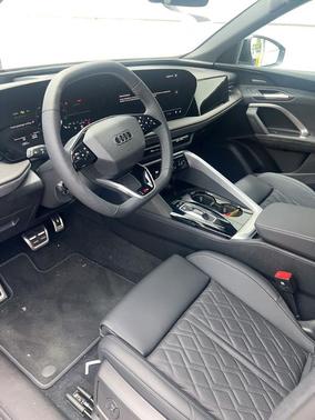 2025 Audi SQ5 3.0T quattro Premium