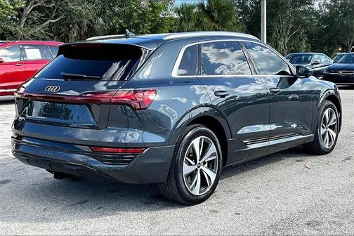 2024 Audi Q8 e-tron Premium