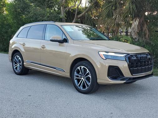 2025 Audi Q7 45 Premium Plus