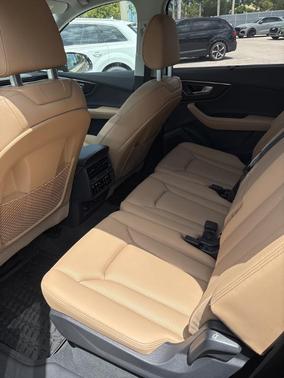 2025 Audi Q7 45 Premium Plus