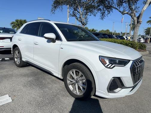 2023 Audi Q3 45 S line Premium