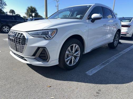 2023 Audi Q3 45 S line Premium