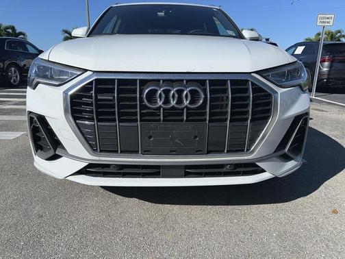 2023 Audi Q3 45 S line Premium