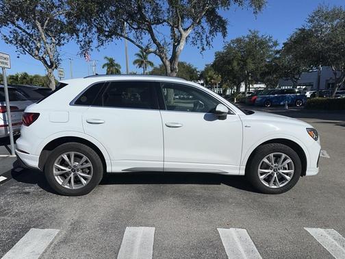 2023 Audi Q3 45 S line Premium