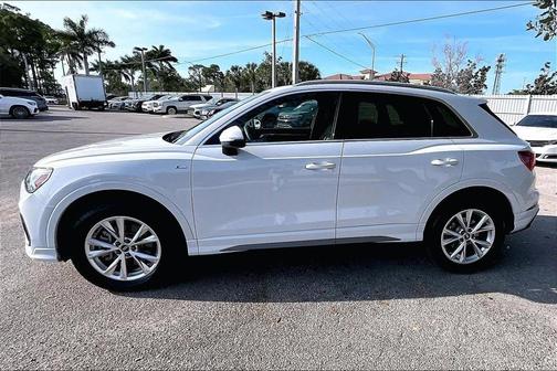 2023 Audi Q3 45 S line Premium