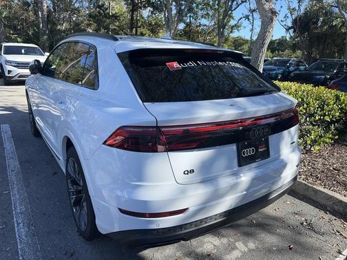 2025 Audi Q8 55 Premium