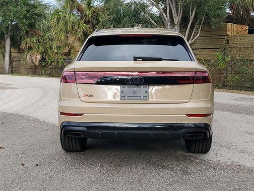 2025 Audi Q8 55 Premium
