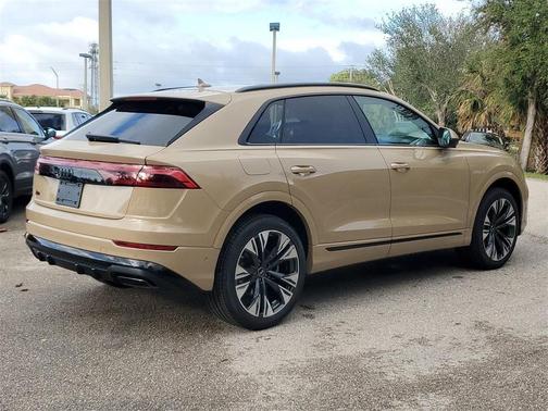 2025 Audi Q8 55 Premium