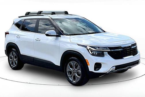 Snow White Pearl 2024 Kia Seltos S