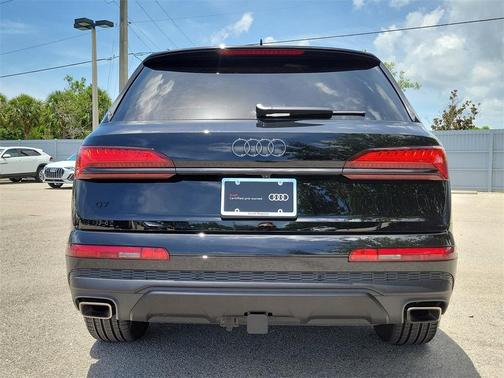 2025 Audi Q7 45 Premium Plus