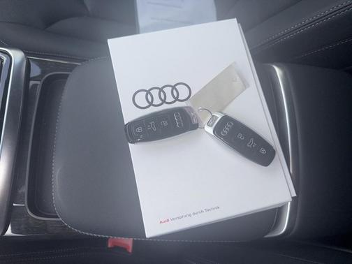 2025 Audi Q7 45 Premium Plus