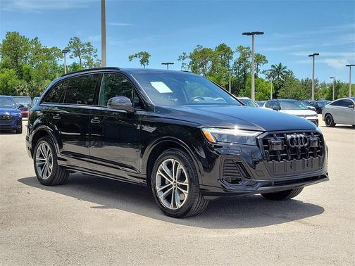 2025 Audi Q7 45 Premium Plus