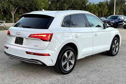 2023 Audi Q5 40 Premium Plus