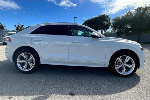 2023 Audi Q8 55 Premium Plus