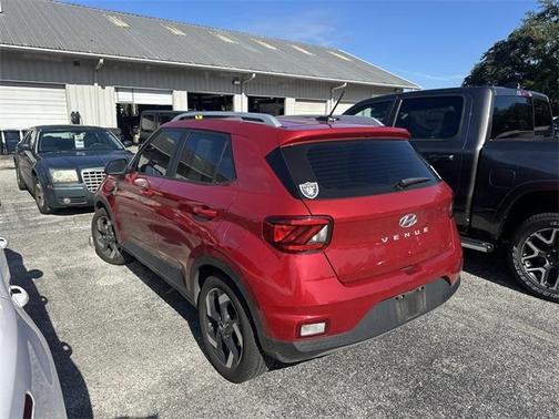 2023 Hyundai VENUE SEL