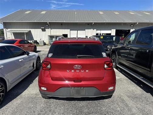 2023 Hyundai VENUE SEL