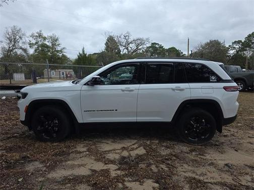 2024 Jeep Grand Cherokee Laredo