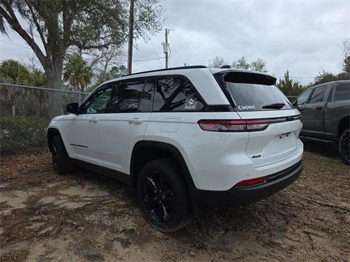 2024 Jeep Grand Cherokee Laredo