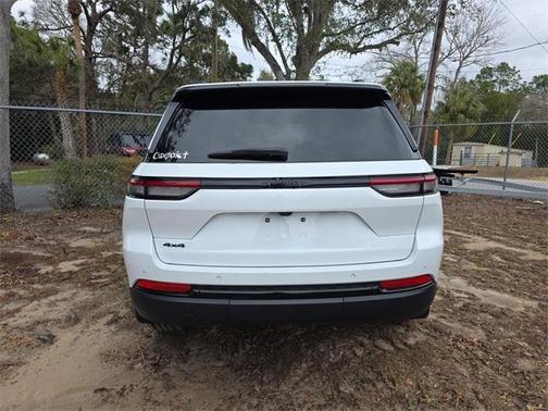 2024 Jeep Grand Cherokee Laredo