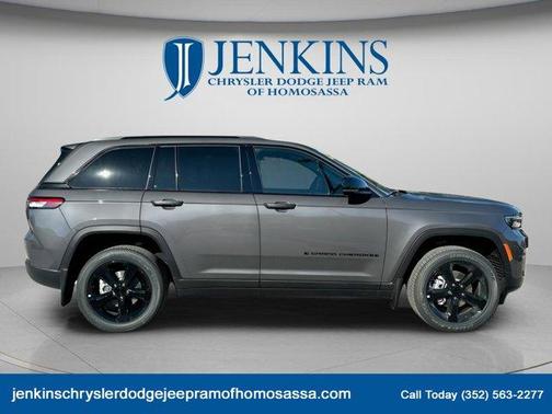 2025 Jeep Grand Cherokee Laredo