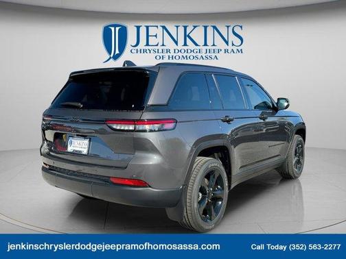 2025 Jeep Grand Cherokee Laredo